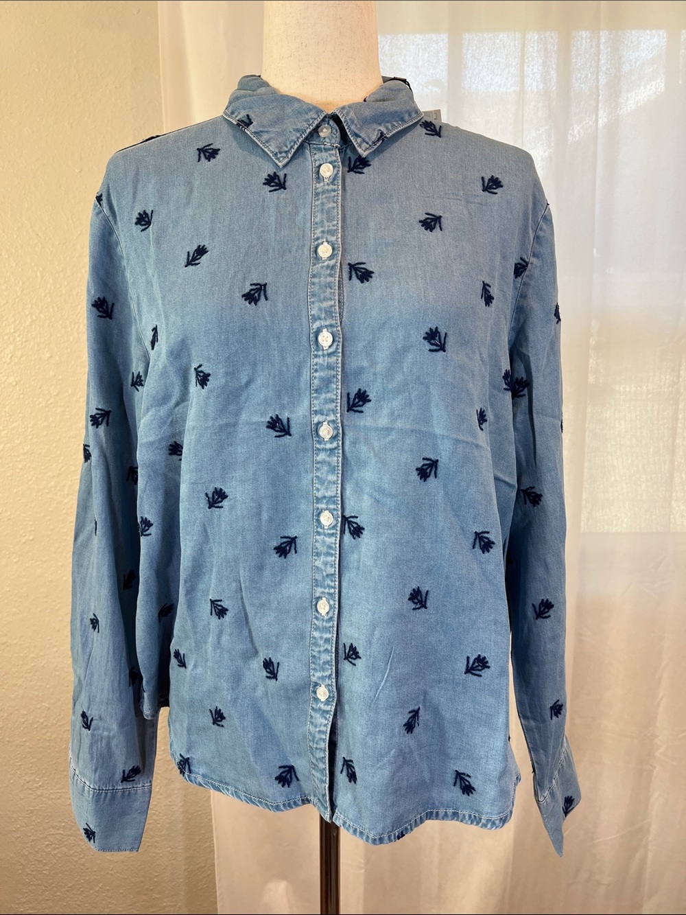 B.young Bykosmo Boho Light Blue Embroidered Denim Button-Down Shirt. Size L. NWT